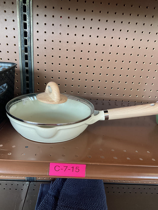 Carote Pan with Lid