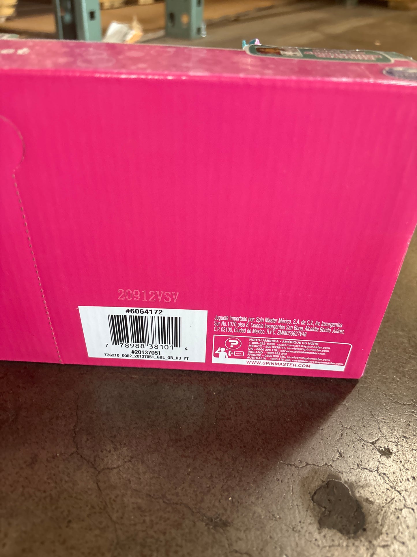 Gabby's Dollhouse, Rainbow Closet Portable Playset with a Gabby Doll- Gabby Girl Dress-Up Closet - Dressing Gabby Girl