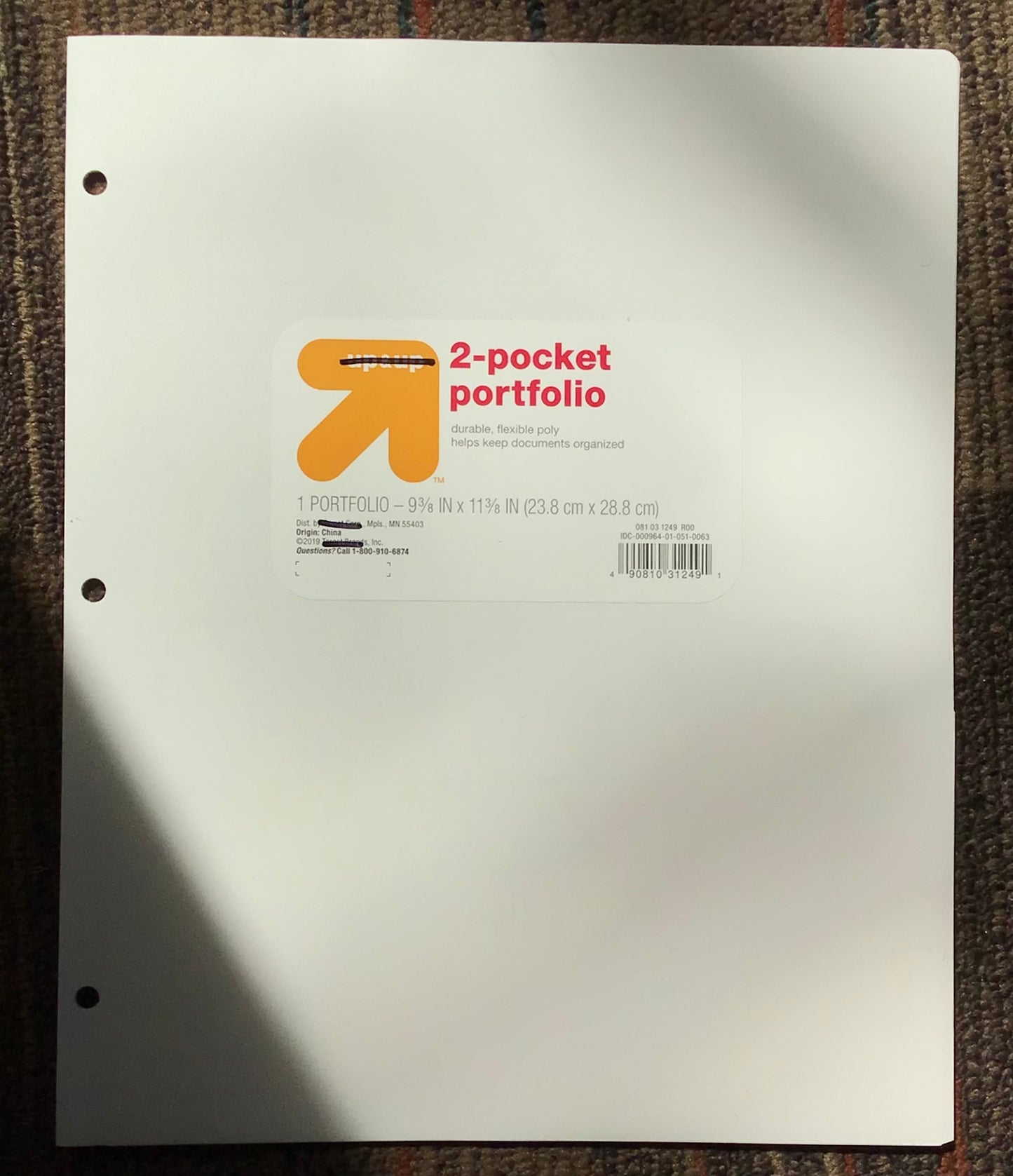 2 pocket plastic folder- white
