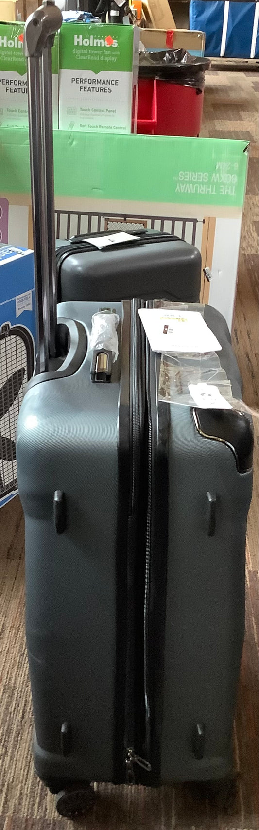 (Clearance)FINAL SALE SWISSGEAR Cascade Hardside Medium Checked Suitcase - Dark Gray