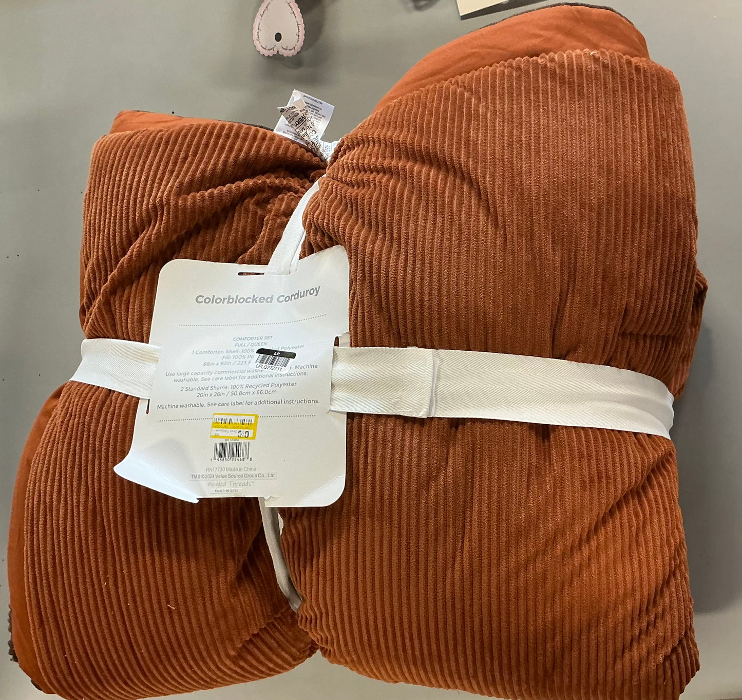 Seek Full/Queen Corduroy Comforter - Damaged Packaging - Some Dirt from Shipping (see pictures)