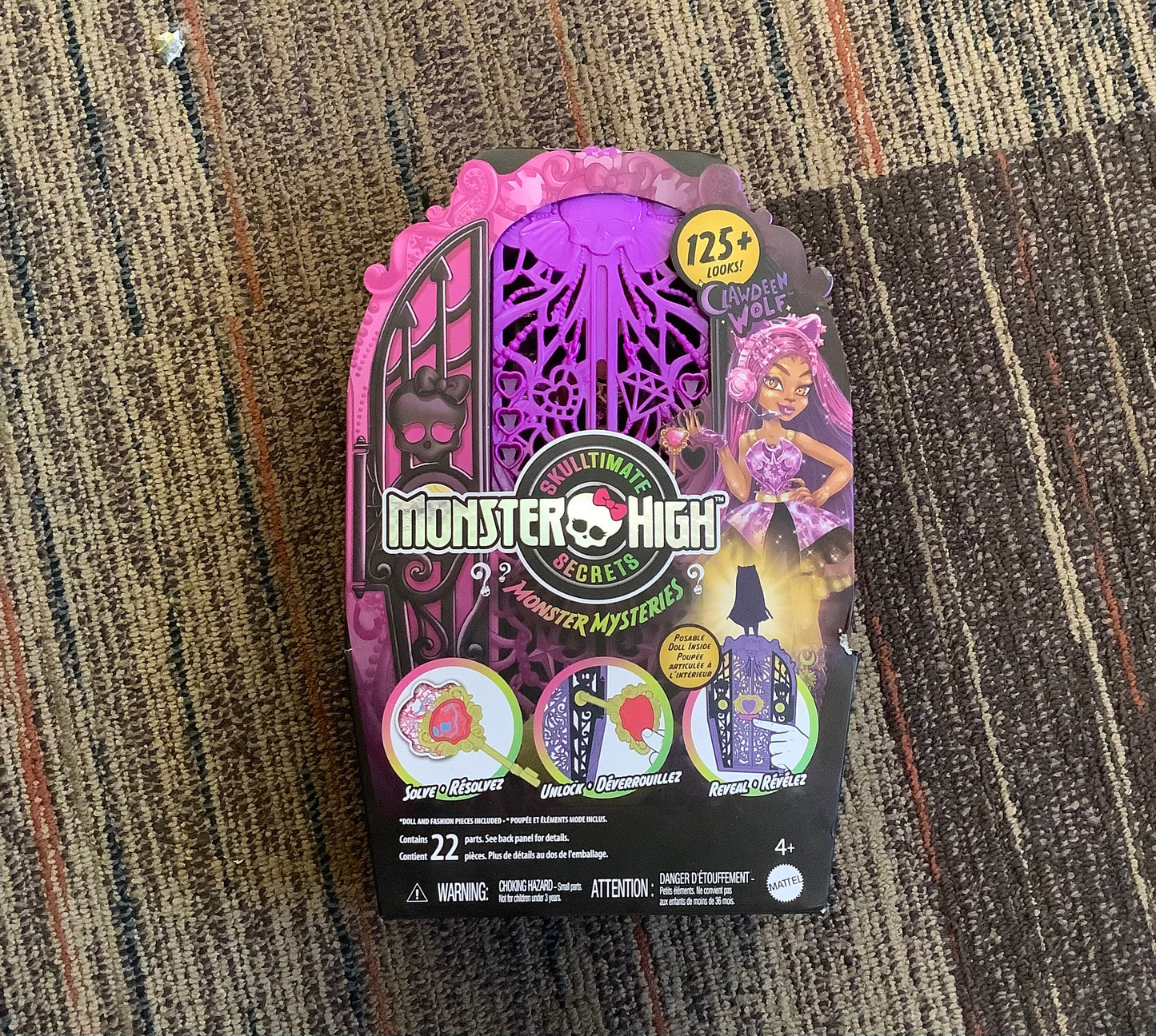 Monster High 12.5" Skulltimate Secrets Monster Mysteries
Playset Clawdeen Wolf Doll with Surprises
