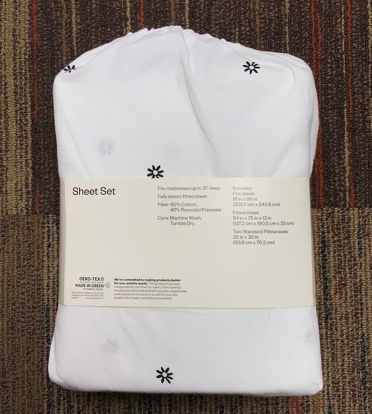 Easy-care sheet set - size full - white w/ black flowers