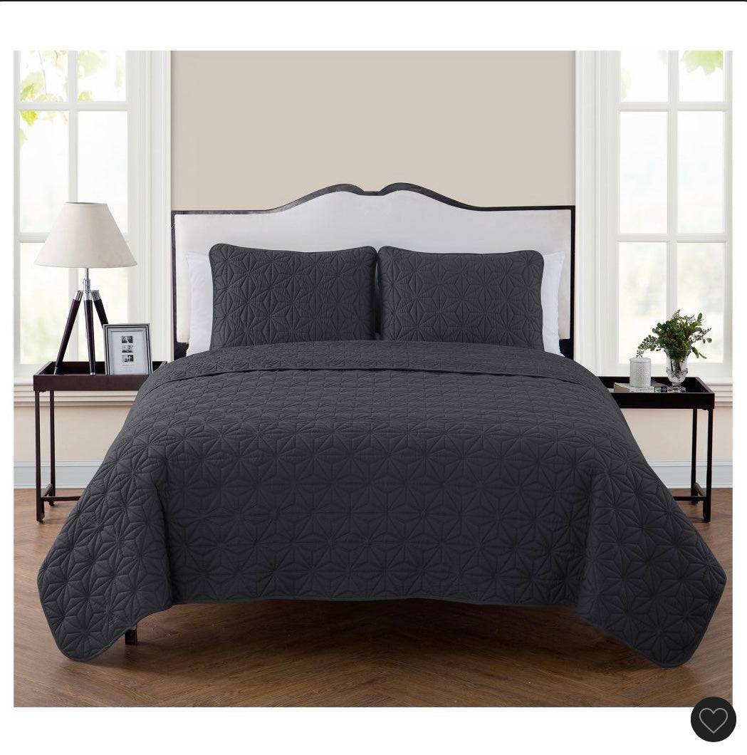 Full/Queen Kaleidoscope Embossed 3pc Quilt Set Gray
- VCNY