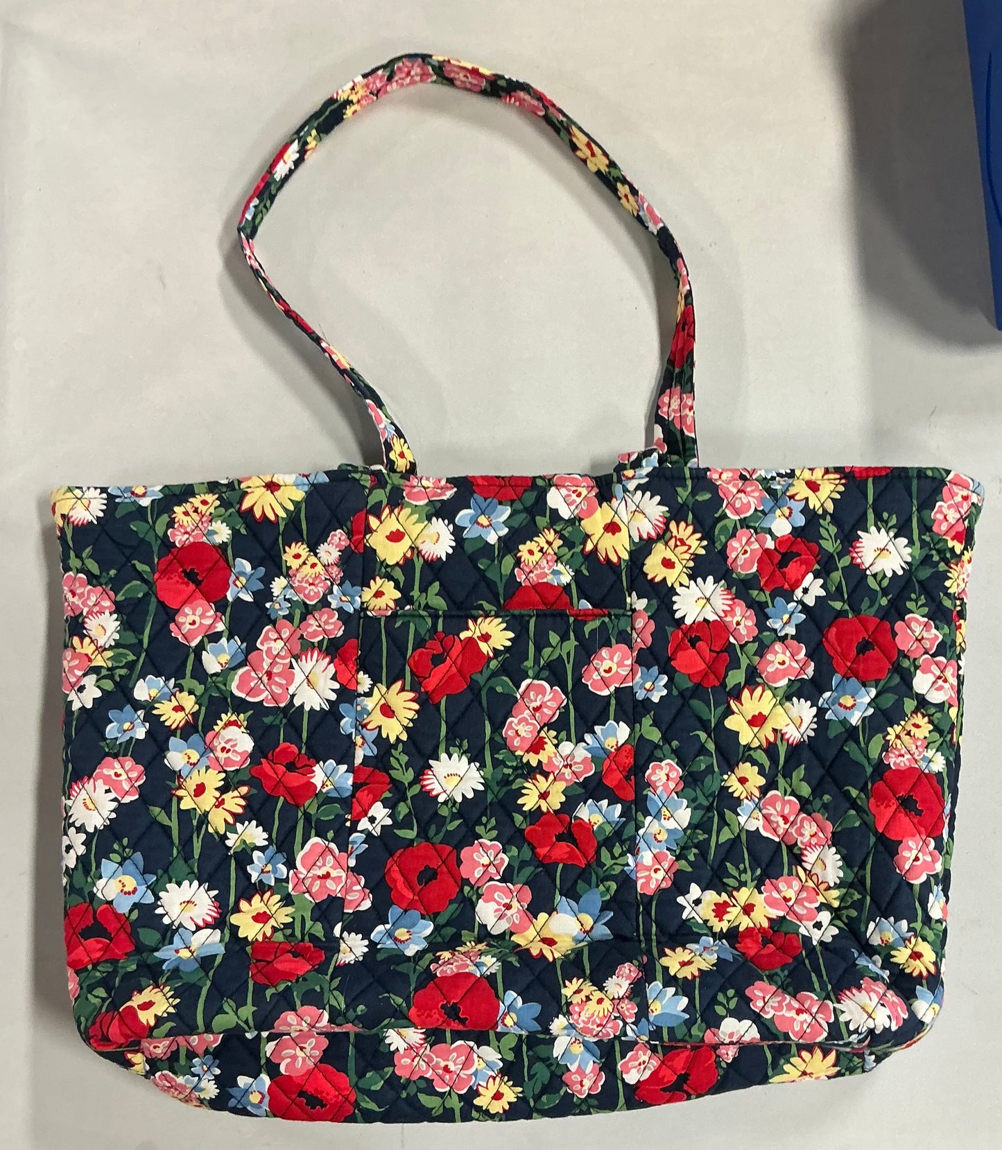 Vera Bradley - East West Tote Bag - Navy Blue/Poppy Meadow