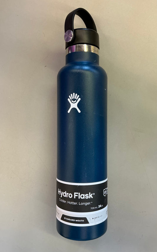 Hydro Flask Water Bottle - Insulated Stainless Steel - Non Spill, Leakproof in 24 Oz Indigo Blue - Minor cosmetic damage