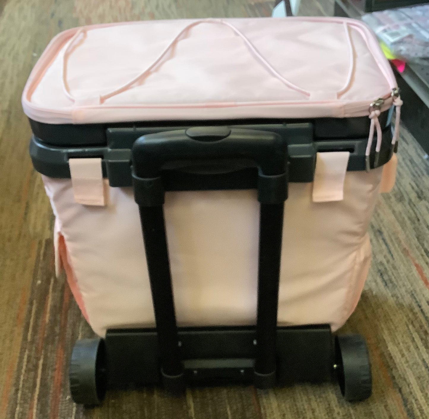 Igloo MaxCold Duo Cool Fusion 36 Rolling Cooler -
Rose