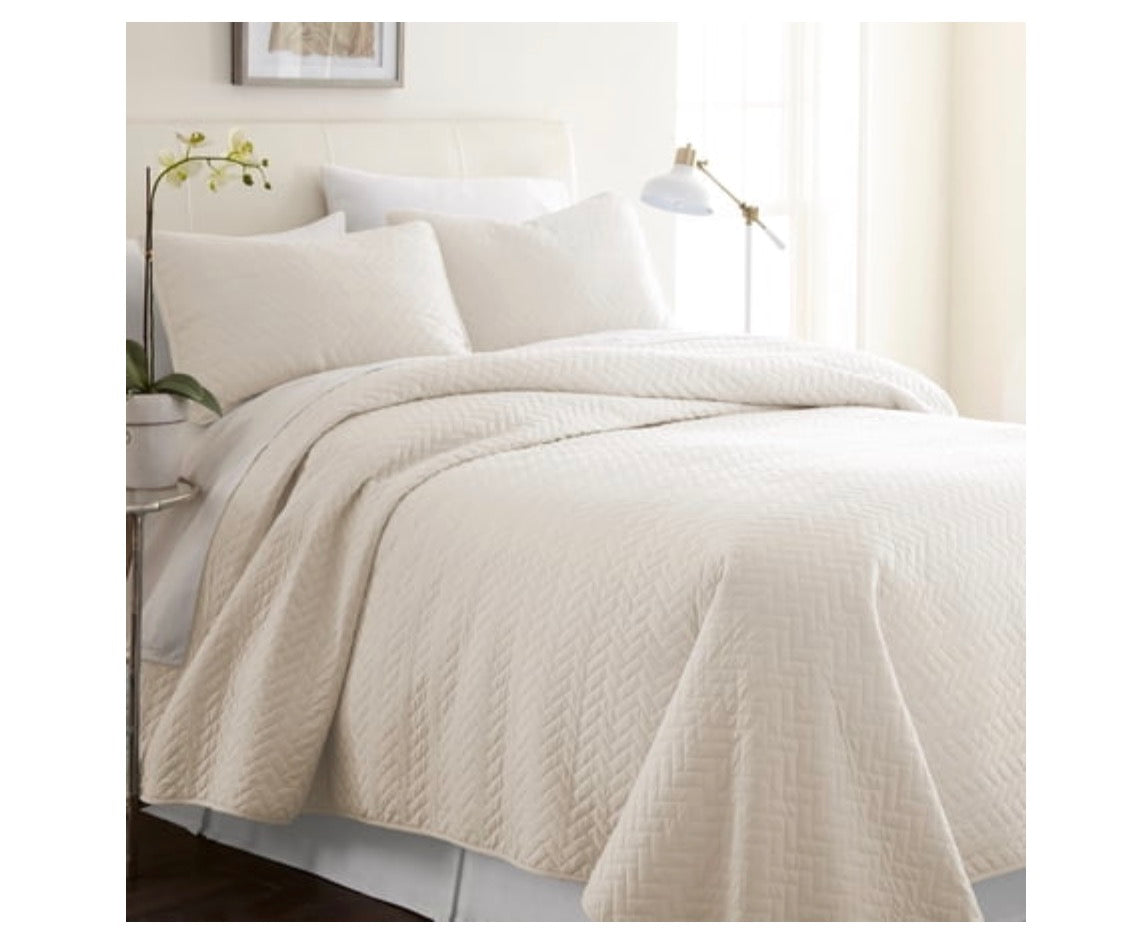 3-Piece Quilted Coverlet set in white Full/Queen