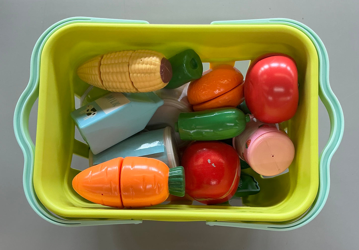 Gigglescape grocery basket with play food - AS IS - USED