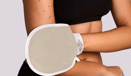 Dermasuri Deep Exfoliating Glove Body Scrub packaged