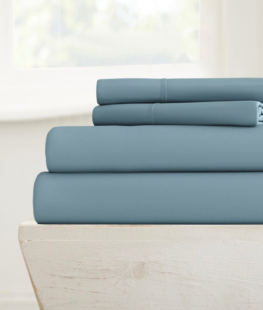 Casual Comfort™ Premium Ultra Soft Microfiber Wrinkle Free 4 Piece Sheet Set Queen