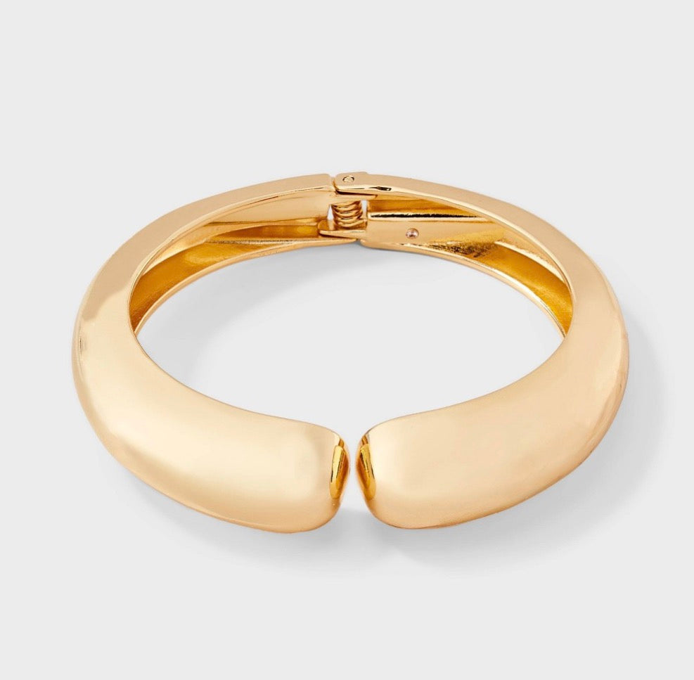 Statement Hinge Bracelet in gold tone
