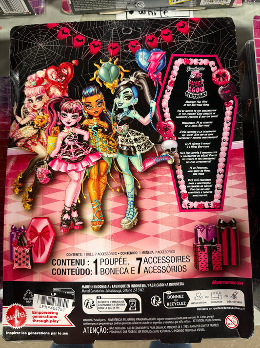 Monster High doll - Draculaura