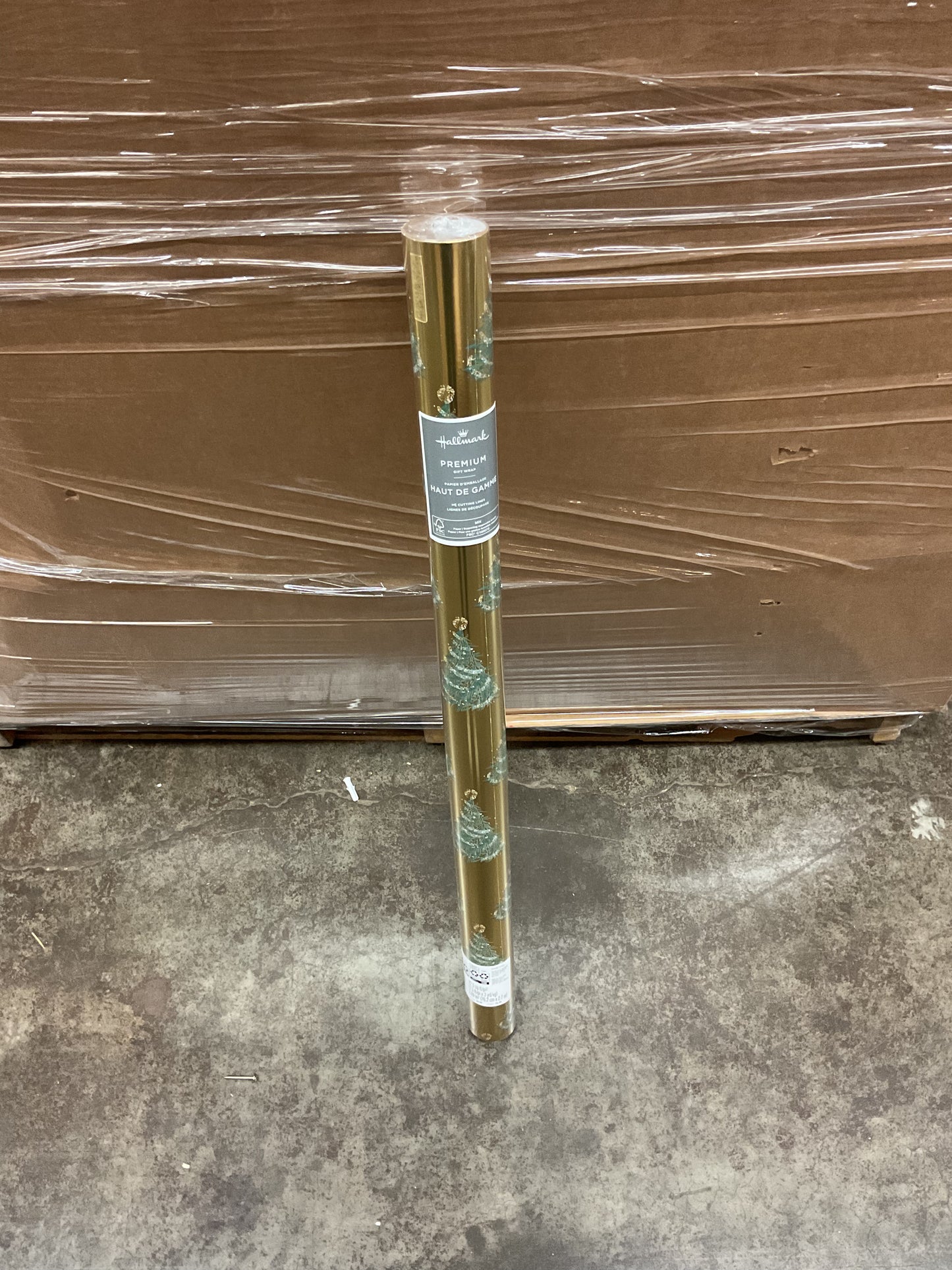 Christmas Roll Wrap Christmas Tree on Gold (22.5 sq ft)