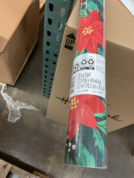 Christmas Roll Wrap Poinsetta on Green (35 sq ft)