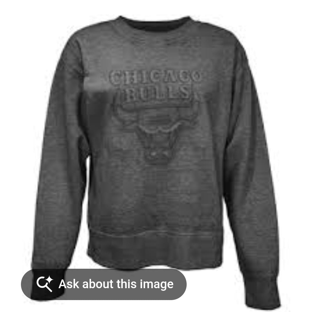 NBA Chicago Bulls women’s embossed crew neck fleece sweatshirt size L