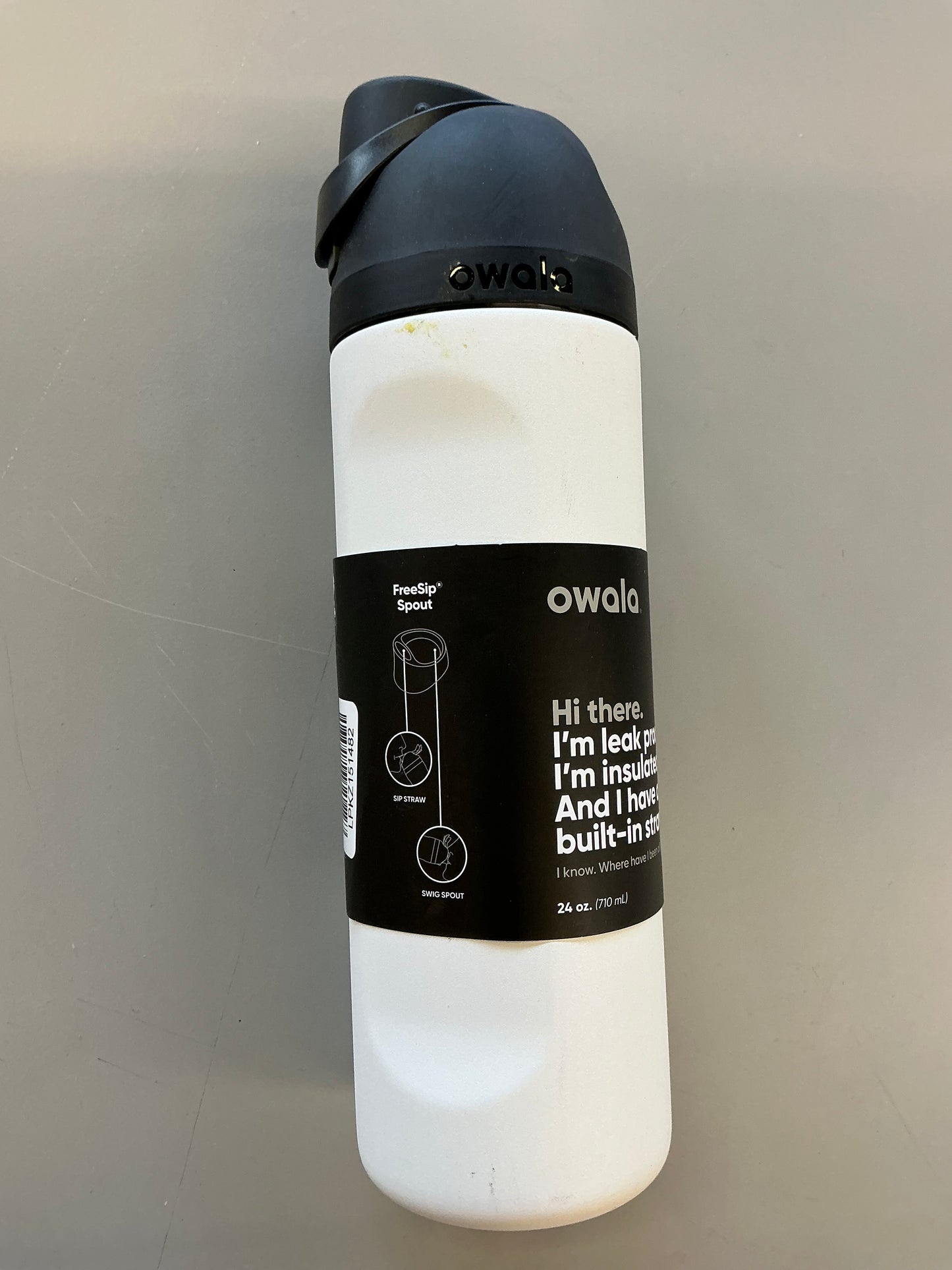 Owala 24 fl oz FreeSip Stainless Steel Water Bottle - MINOR COSMETIC DAMAGE (see pictures)