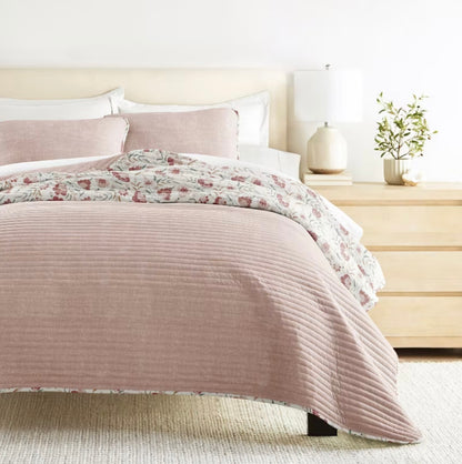 ienjoy home - French Jacobean Patterned Quilted Coverlet Set -3 piece Reversible - King/Cal king - No Retail Packaging (see pictures)