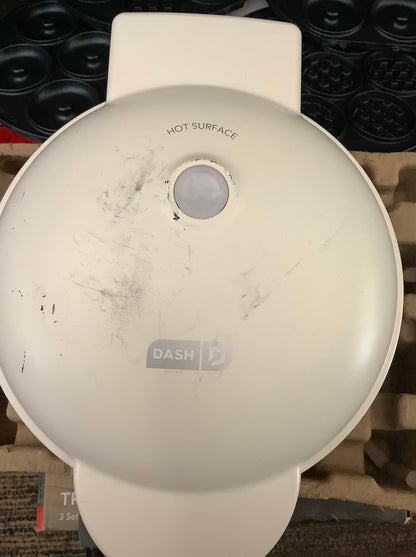 (Clearance )Dash MultiMaker Treat Maker System with Waffle Bite, Mini Donut, & Mini Cupcake Plates Cream: Nonstick, 7 Cavities,
800W