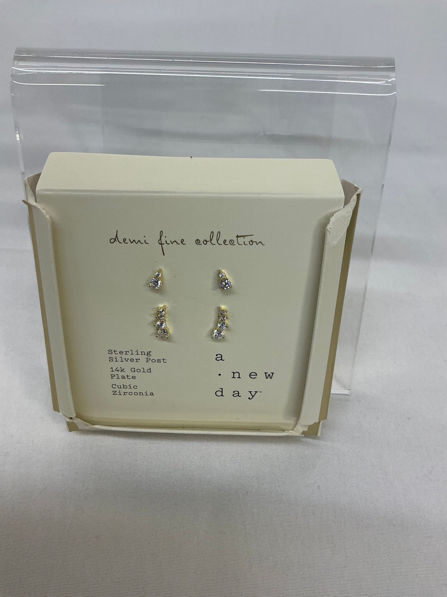 Gold Dainty Fashion Jewelry - Damaged Packaging (see pictures)