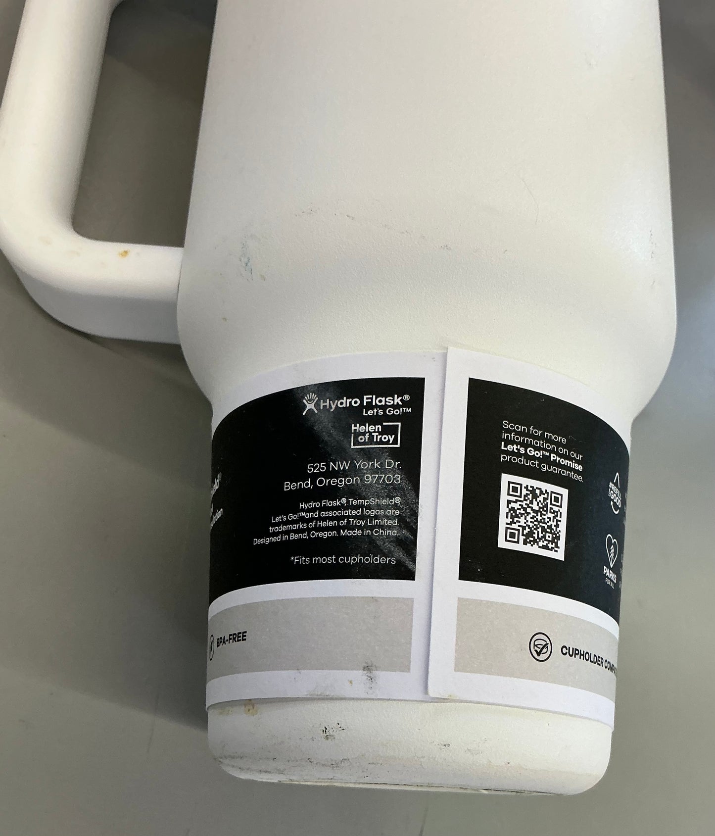 Hydro Flask 32 oz all around travel tumbler stainless steel - Minor Cosmetic Damage - MISSING STRAW (see pictures)