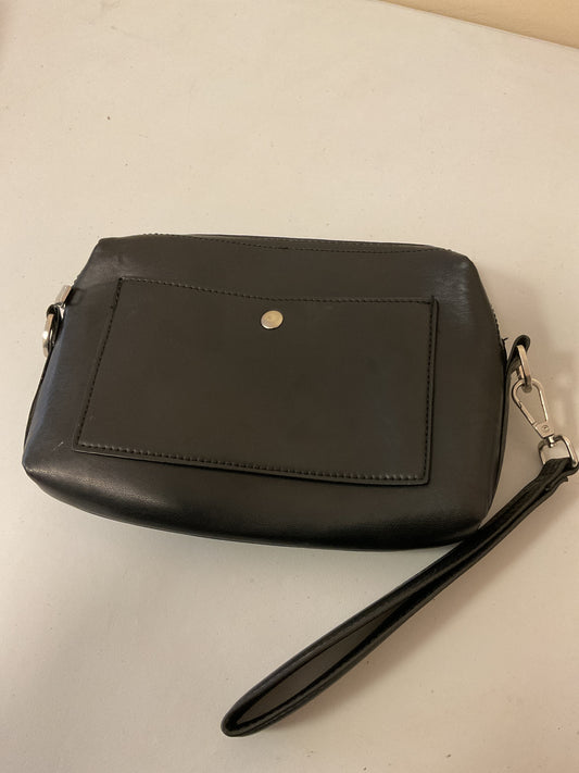 (CLEARANCE) BLACK LEATHER
CLUTCH WRISTLET PURSE