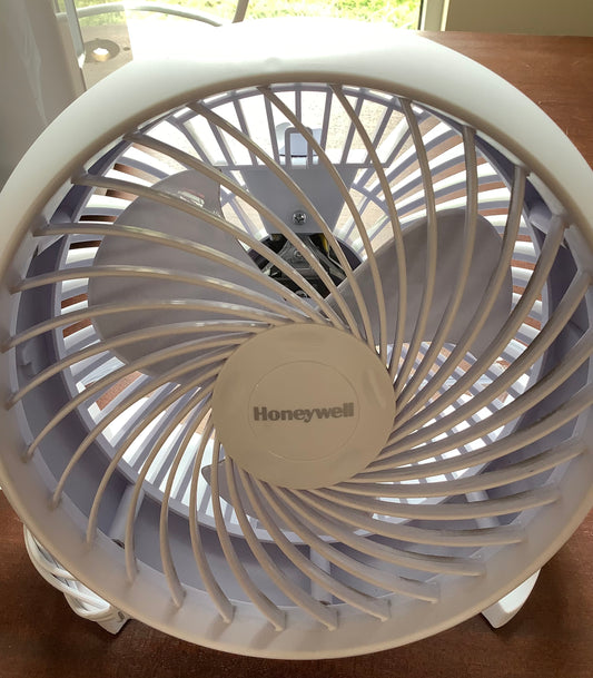 THRIFTY 70-Honeywell TurboForce Table Air Circulator Fan White HT904:
Portable Desk Fan, Quiet Operation, Adjustable Tilt, 3 Speeds