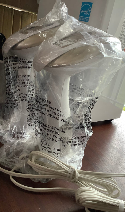 THRIFTY 70-Conair Turbo ExtremeSteam Handheld Garment Steamer:
1875W, 20 Min Steam, 6.6oz Tank, Aluminum Sole Plate, 9'
Cord
