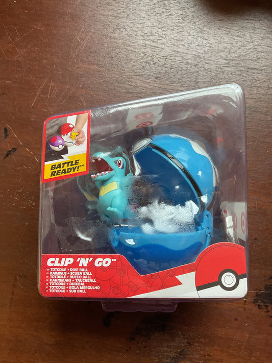 Pokemon Clip 'N' Go Totodile & Dive Ball