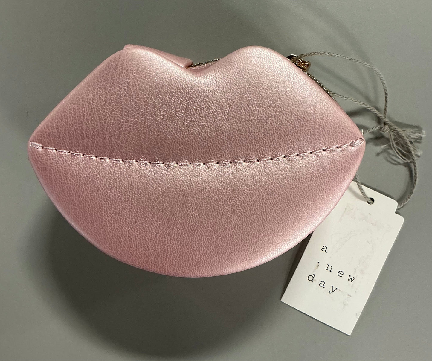 Pink Lips Metallic Jewelry Case