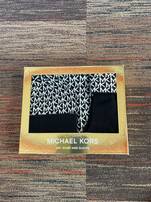 Michael Kors - Hat, Scarf and Gloves Set