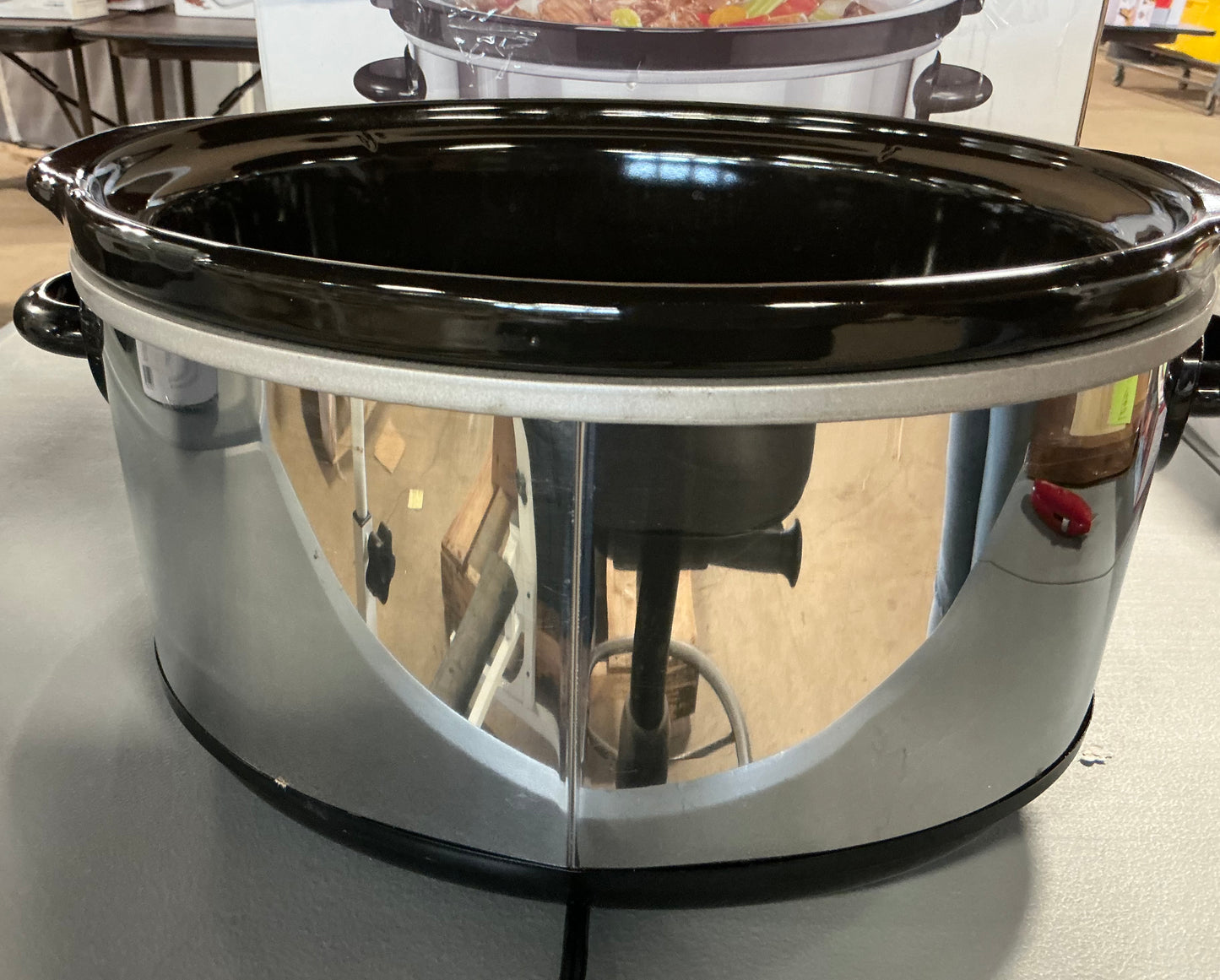 THRIFTY 70 - Cooks 6 quarts Slow Cooker - Open Box - USED (See Pictures)- FINAL SALE- NO RETURNS - AS IS