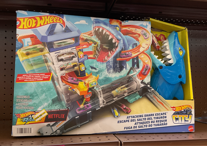 Hot Wheels City Attacking Shark Escape Playset with 1 Toy Car in 1:64 Scale- DAMAGED BOX