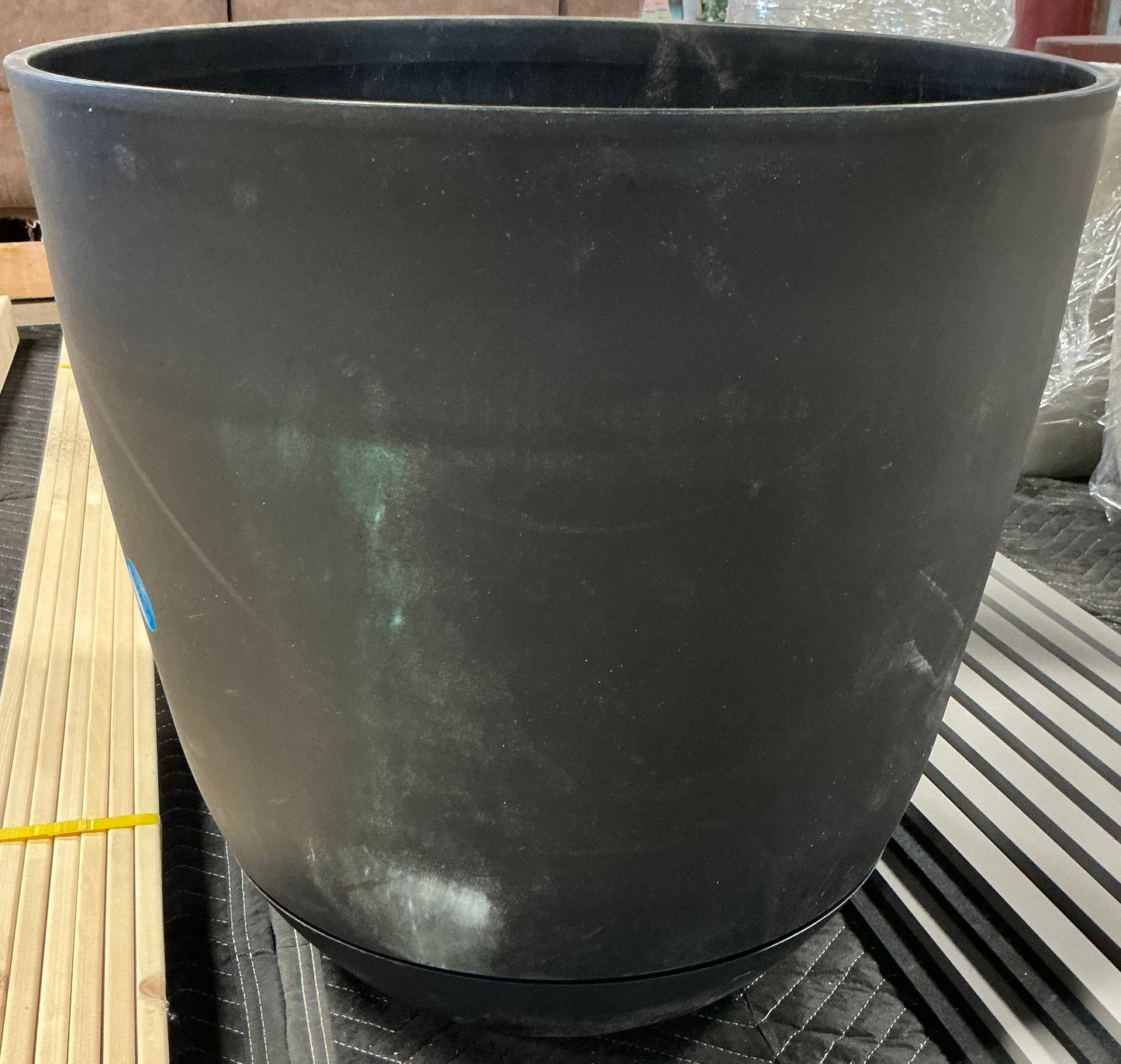 Recycled Car Seat Resin 20" RE Self Watering Planter - Black - Minor Cosmetic Damage 9See pictures) - FOR PICKUP ONLY