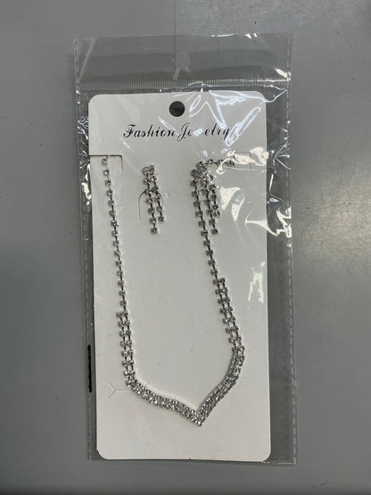 Fashion Jewelry Necklace and Earrings Set in Silver