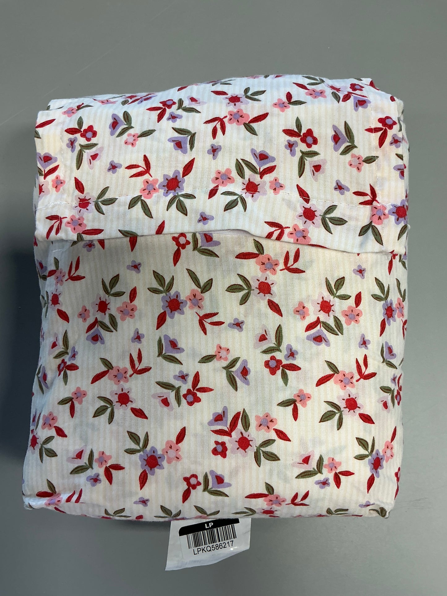 TWIN Sheet Sets (1 Pillowcase, 1 Flat Sheet, 1 Fitted Sheet) - External storage case shows minor dirt from handling (see pictures) - Some may be Missing packaging