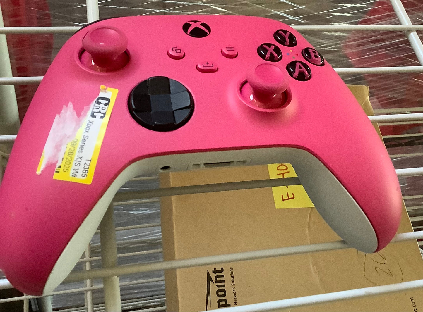 Microsoft - Xbox Wireless
Controller for Xbox Series X, Xbox Series S, Xbox One, PCs, and Cloud-Enabled Devices - Deep Pink
