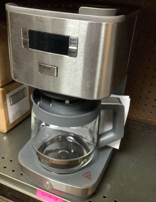 THRIFTY 70-GE Appliances 12 Cup Drip Coffee Maker with Adjustable Keep Warm Plate