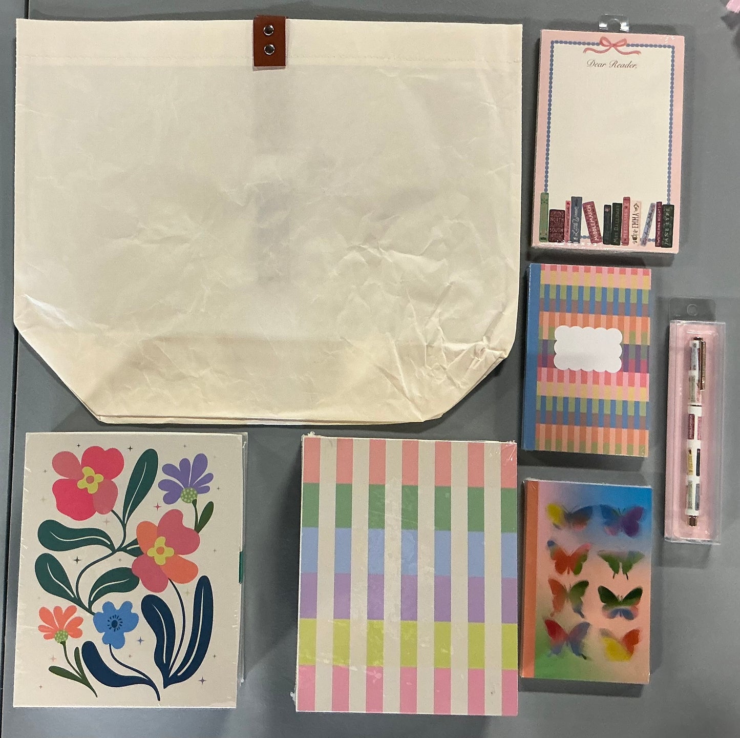 Stationery Gift Set (includes 1 Tote, 1 Black Ink Pen, 1 Note Pad (50 sheets), 2-2count Notebooks (40 sheets each) and 2 Puzzle Keepsake Boxes (300 pieces each)