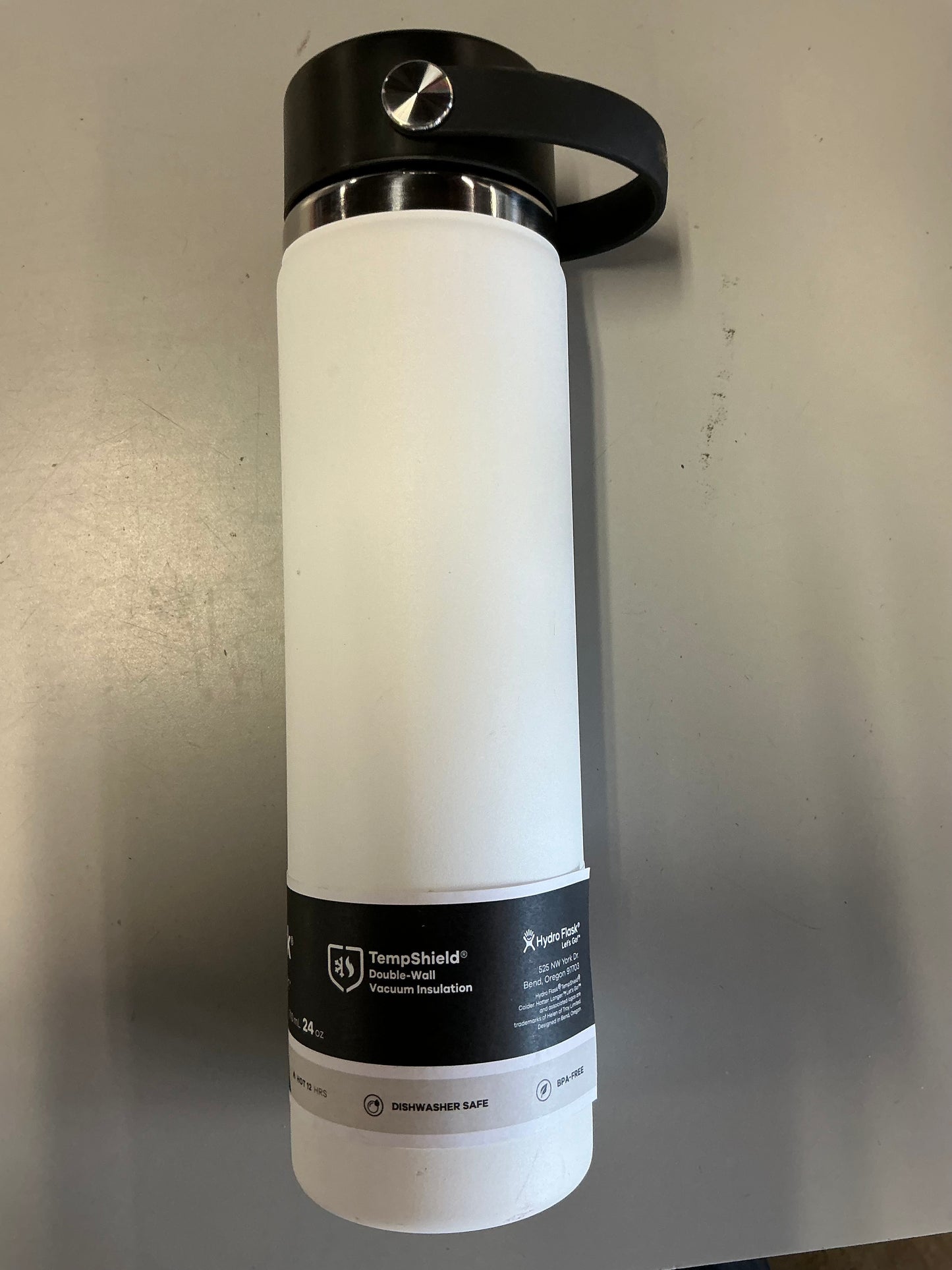 Hydro Flask - 24 oz Wide Mouth Water Bottle with Flex Straw Cap - Minor Cosmetic Damage - May Be Missing Packaging (see pictures)