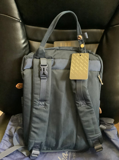 Dikaslon Backpack