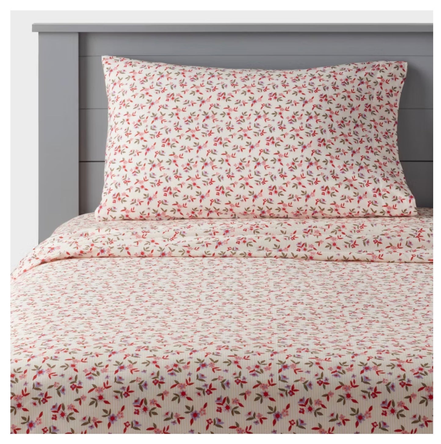TWIN Sheet Sets (1 Pillowcase, 1 Flat Sheet, 1 Fitted Sheet) - External storage case shows minor dirt from handling (see pictures) - Some may be Missing packaging