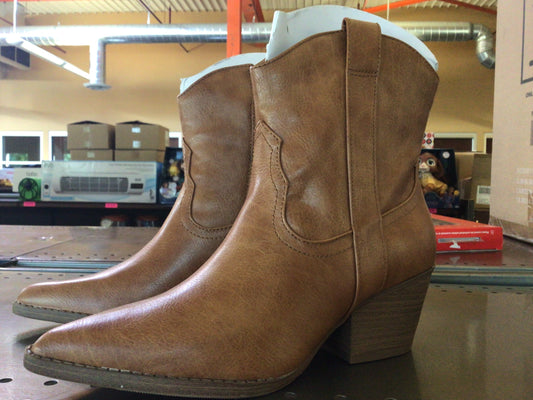 Women Boots - Brown