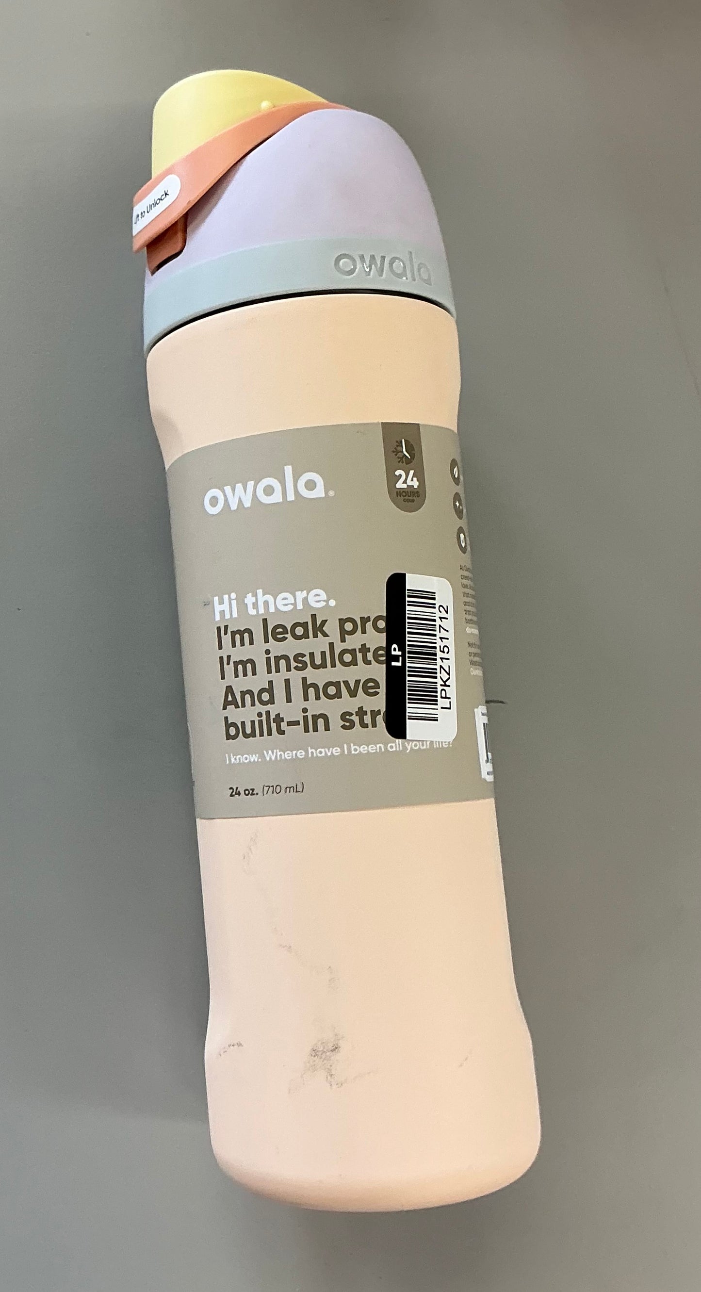 Owala 24 fl oz FreeSip Stainless Steel Water Bottle - MINOR COSMETIC DAMAGE (see pictures)