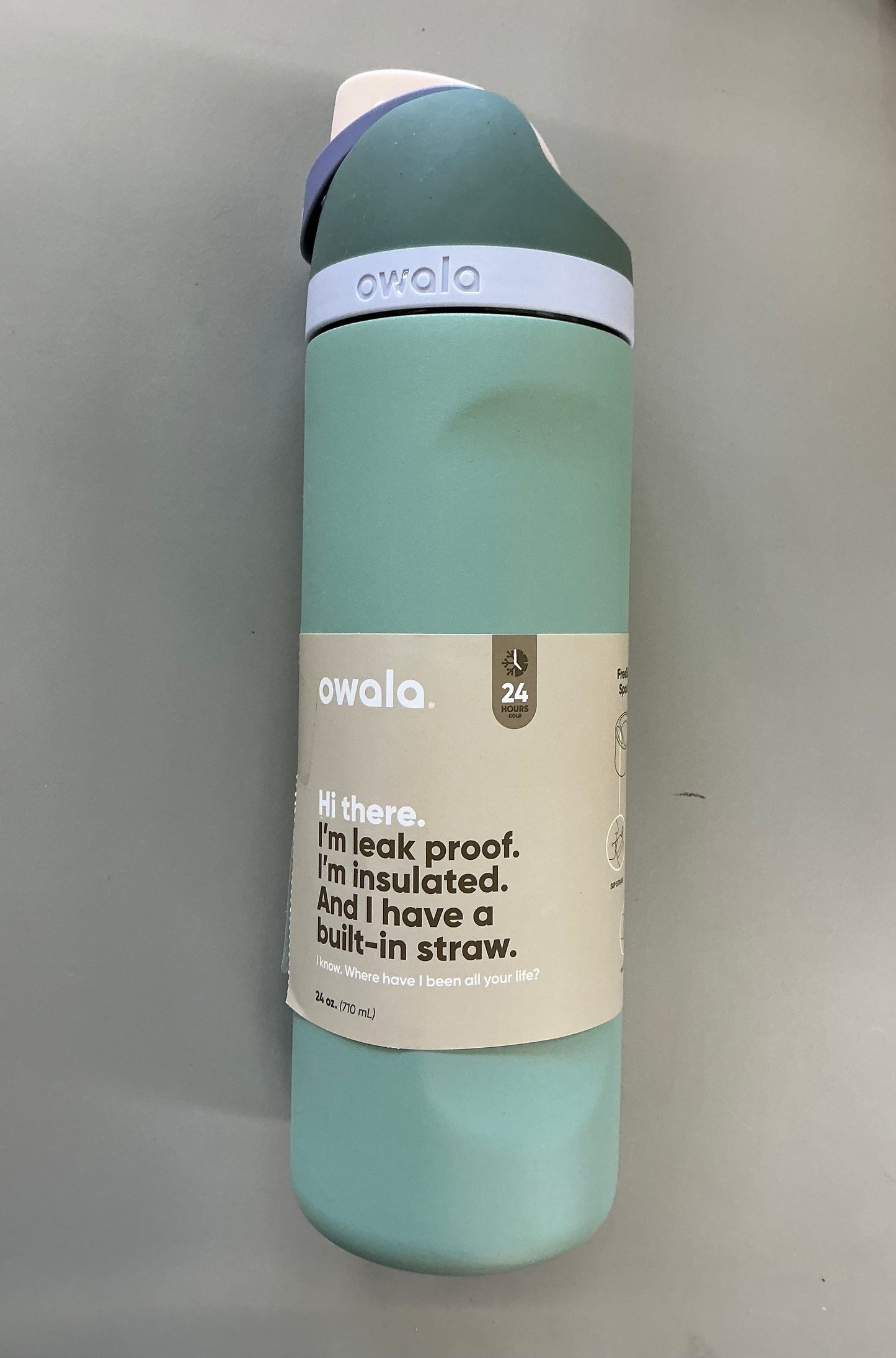 Owala 24 fl oz FreeSip Stainless Steel Water Bottle - MINOR COSMETIC DAMAGE (see pictures)