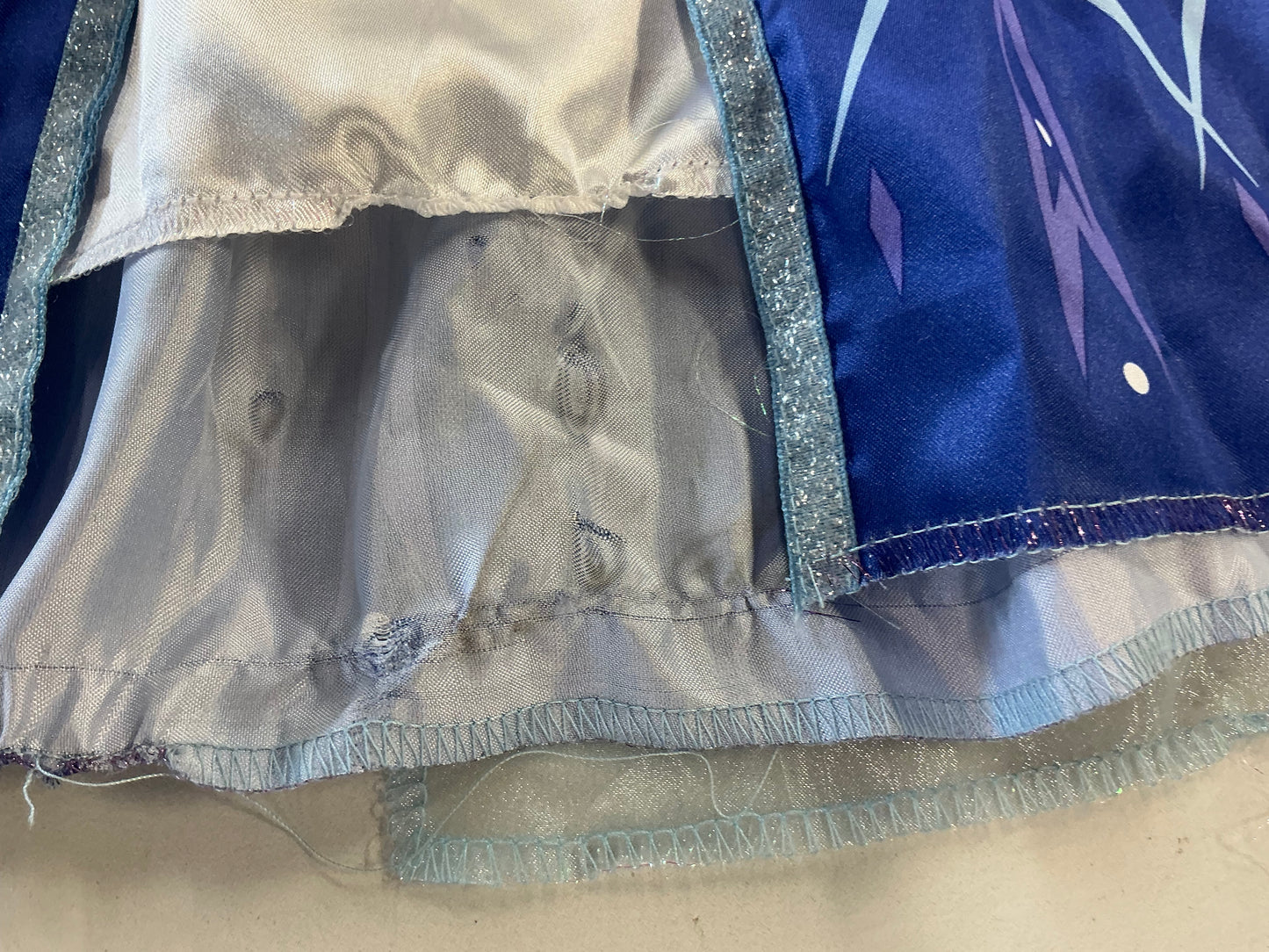 THRIFTY 70 - Disney Frozen 2 Elsa Travel Dress Size 4-6 - Open Box - USED (See Pictures)- FINAL SALE- NO RETURNS - AS IS