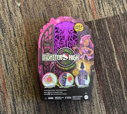 Monster High 12.5" Skulltimate Secrets Monster Mysteries
Playset Clawdeen Wolf Doll with Surprises