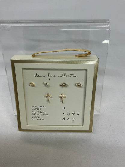 Gold Dainty Fashion Jewelry - Damaged Packaging (see pictures)