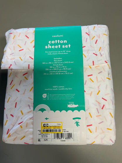 TWIN Sheet Sets (1 Pillowcase, 1 Flat Sheet, 1 Fitted Sheet) - External storage case shows minor dirt from handling (see pictures) - Some may be Missing packaging