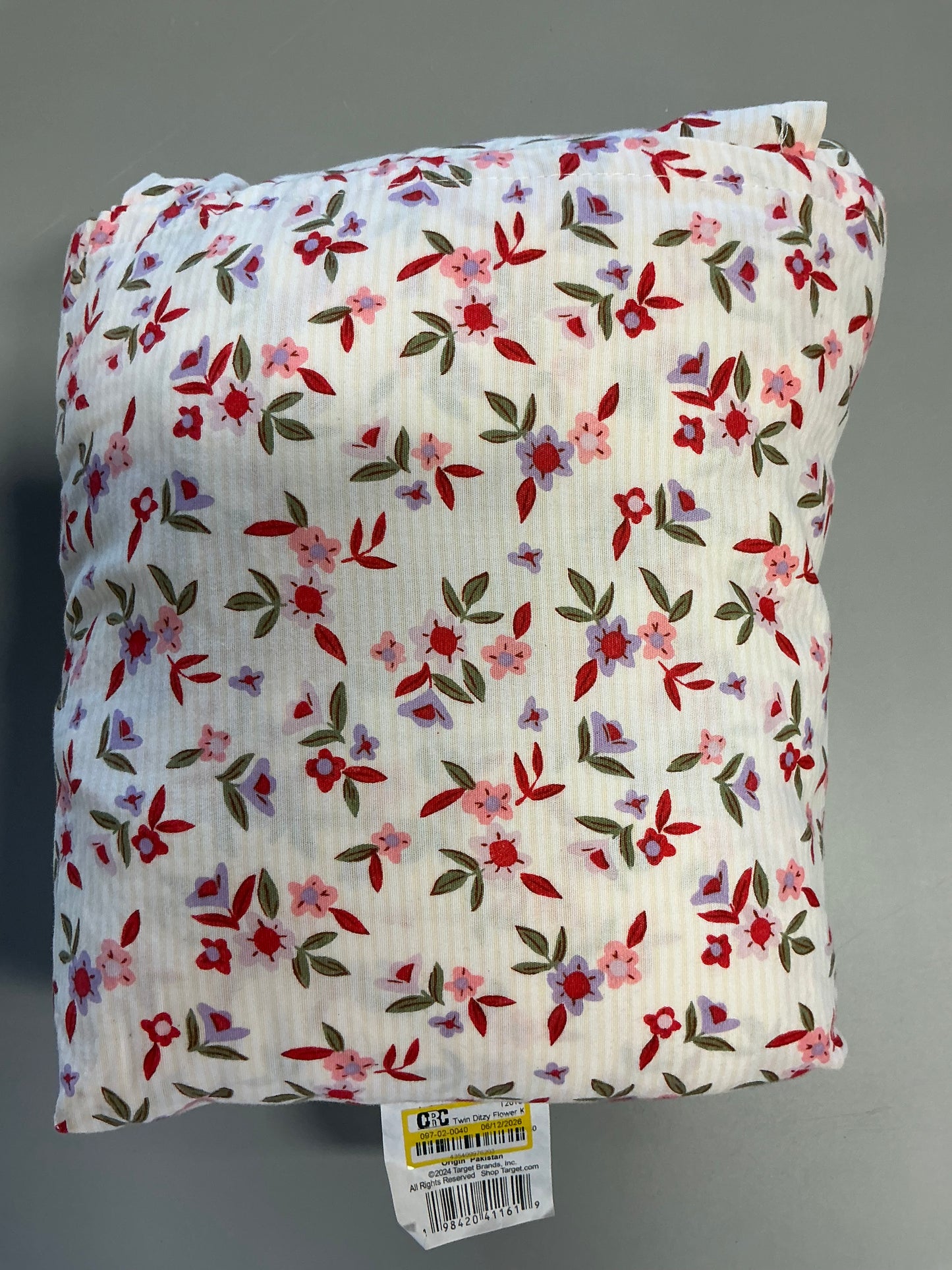 TWIN Sheet Sets (1 Pillowcase, 1 Flat Sheet, 1 Fitted Sheet) - External storage case shows minor dirt from handling (see pictures) - Some may be Missing packaging